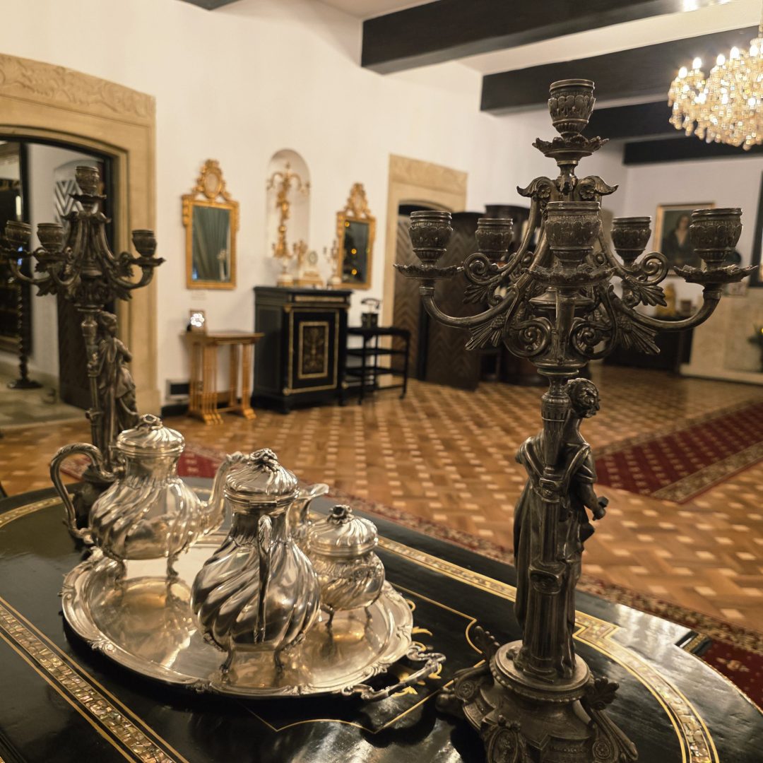 Art. History. Experience. – Eleganță și rafinament în Camera de Black Jack București